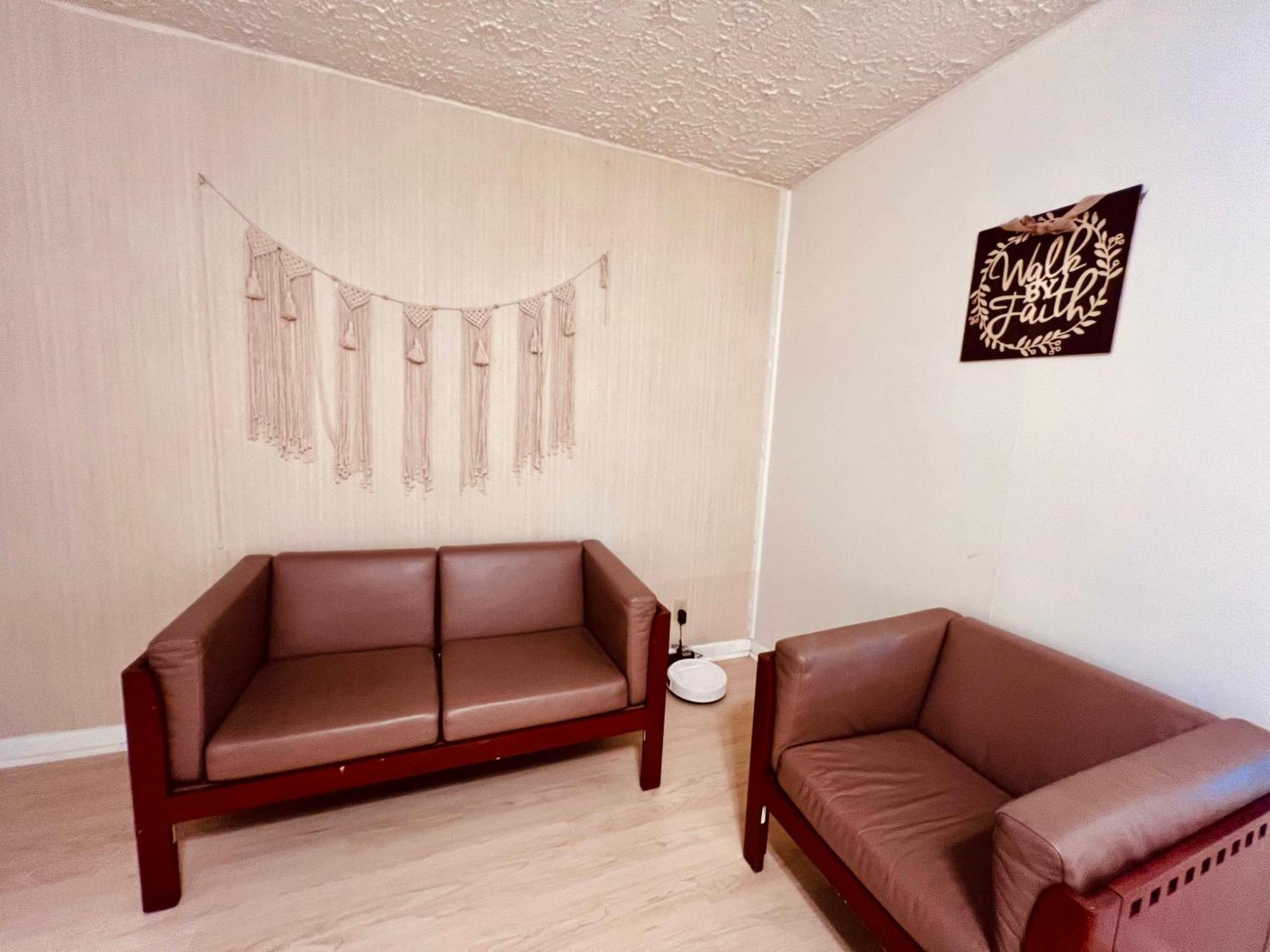 Zen Style 3 Bedrooms Walking To The Falls * Niagara Falls