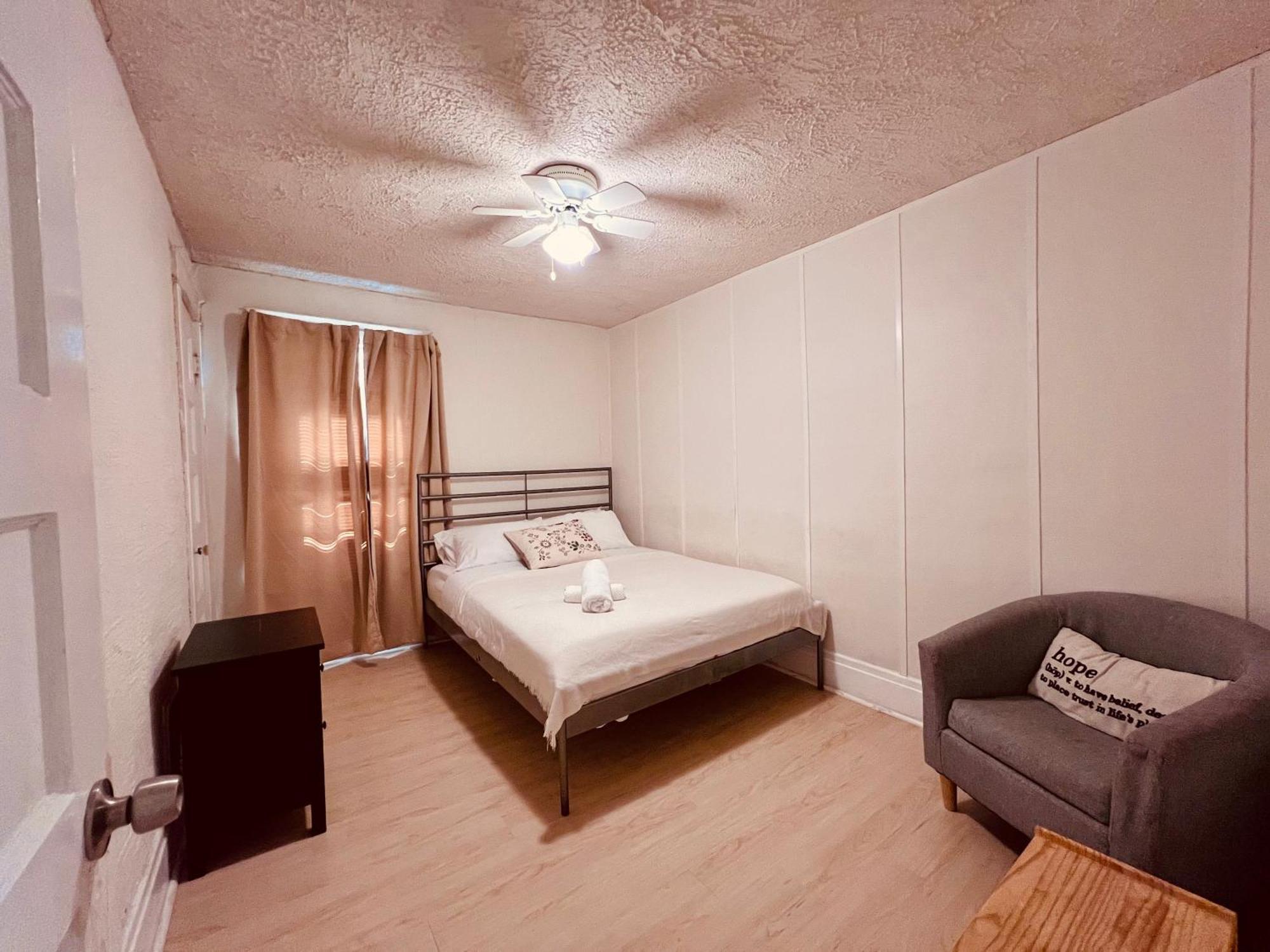 Zen Style 3 Bedrooms Walking To The Falls * Niagara Falls